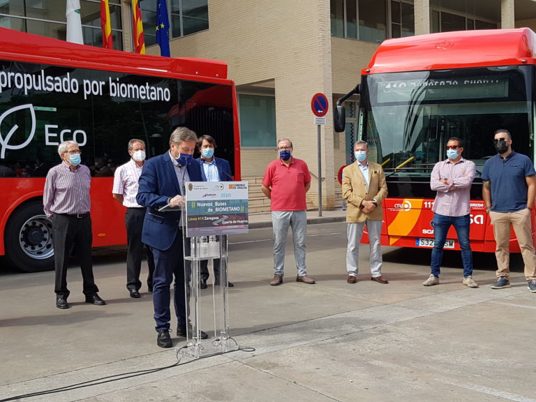 Nuevos autobuses de biometano que prestarán el servicio de transporte entre Zaragoza y Cuarte de Huerva