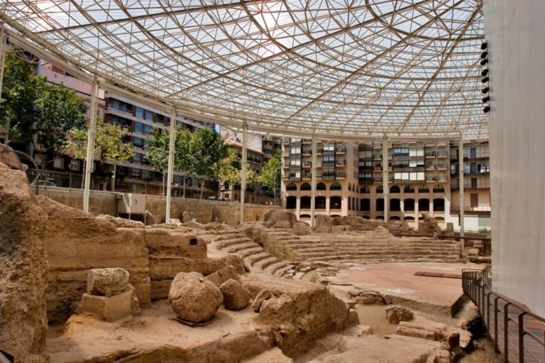Ruta de Caesaraugusta (II): El Teatro Romano de Zaragoza es el teatro más grande de España