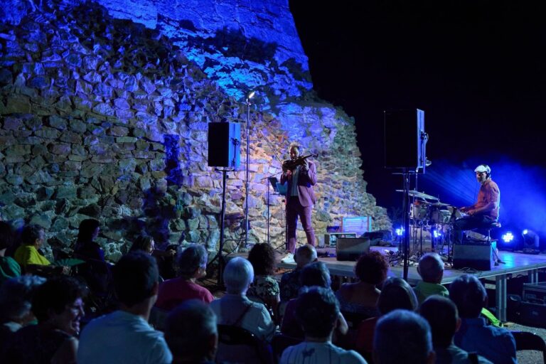 Circo y concierto destacan en el Festival de los Castillos 2025
