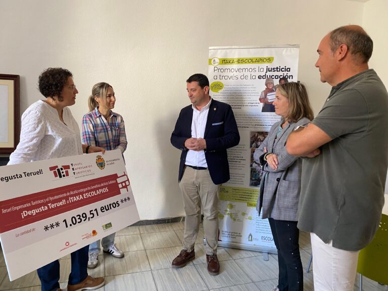 Empresarios turísticos y Ayuntamiento de Alcañiz donan 1.039,51 € a Ítaka Escolapios del evento “Degusta Teruel”