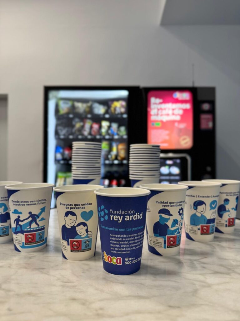 Eboca y la Fundación Rey Ardid presentan una colección de vasos para difundir su labor social