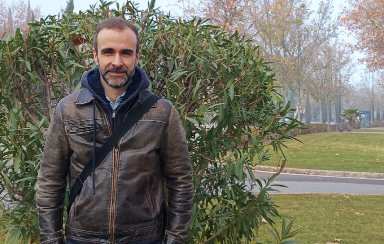 Diego Zapatero: “He convertido mi proyecto de fotografía y antropología en Indonesia en la aventura de mi vida”.