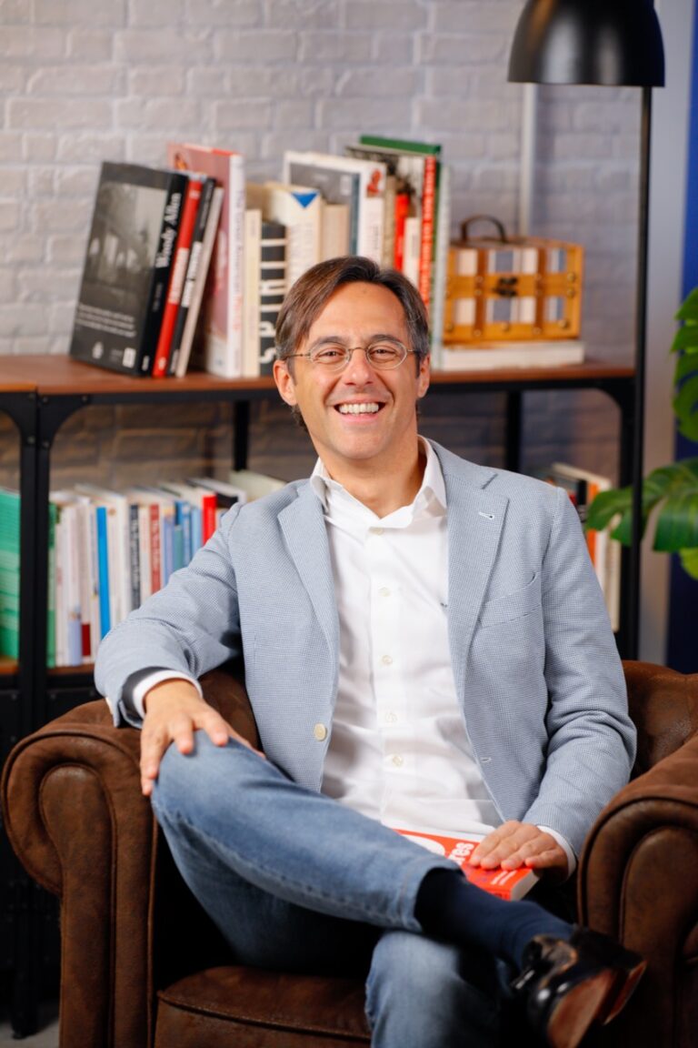 Sergio: “La vida no se soporta, se diseña. Y el diseño empieza cuando dejas de engañarte”