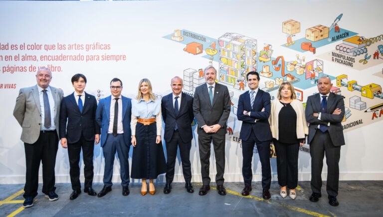 Edelvives inaugura en Zaragoza la primera rotativa Fujifilm de Europa