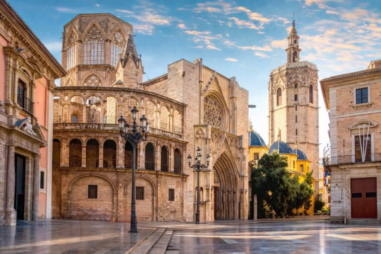 10 Imprescindibles que Hacer en Valencia: Guía Completa 2026