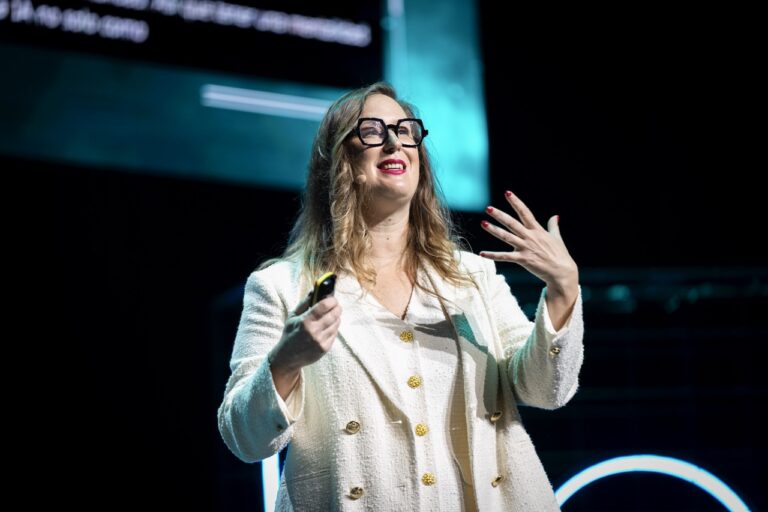 Sasha Rubel (AWS): “Lo que está sucediendo en Zaragoza y Aragón es ejemplar y una lección para el resto de Europa”