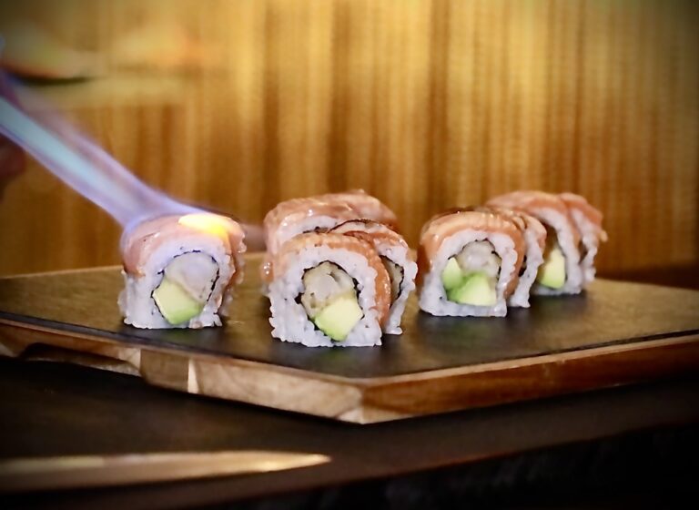 La Embajada apuesta por el formato “Sushi Bar Club”: alta cocina Nikkei a precio cerrado en Zaragoza