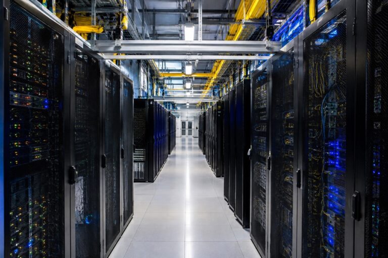 El Gobierno endurece las condiciones para los nuevos centros de datos ante el aluvión de proyectos