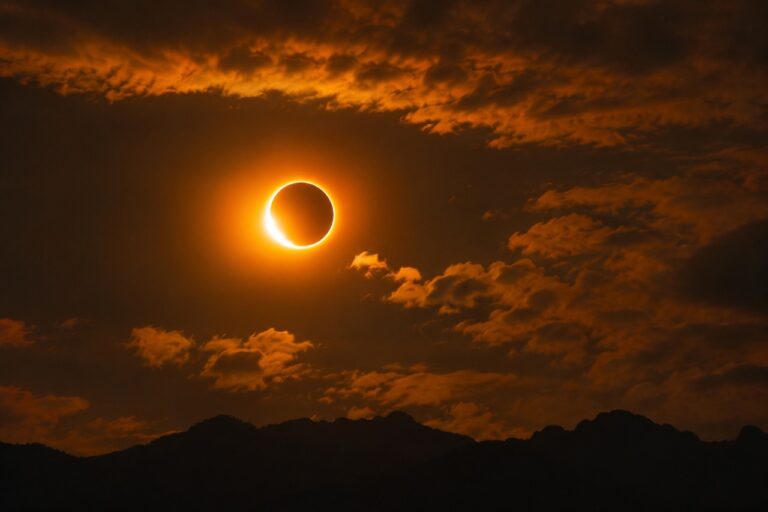 Aragón, parada obligada en Europa para el eclipse total de Sol de 2026: diez lugares para vivirlo