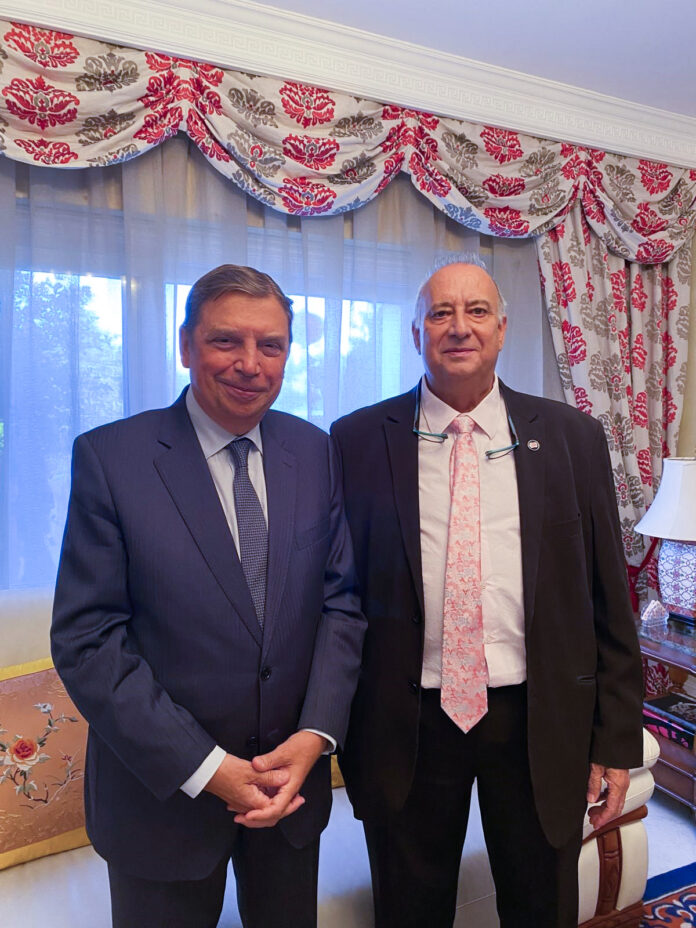 Litera Meat destaca en celebración de China y planea nuevas contrataciones - Imagen relacionada con "Litera Meat, única empresa del sector porcino en la celebración del 77º aniversario de China, planea nuevas contrataciones y fortalece vínculos comerciales."