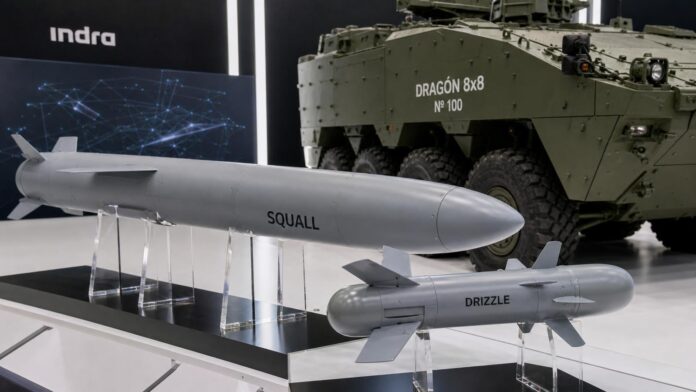 Imagen editorial ilustrativa generada mediante inteligencia artificial sobre Indra presenta el misil Squall y el interceptor Drizzle
