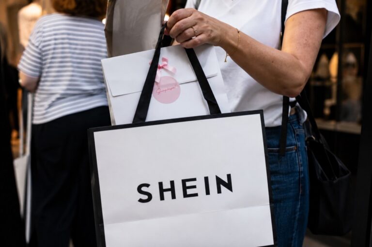 Shein llega a Bolsa con una caída inicial del 10% y pone a prueba su modelo de moda ultrarrápida