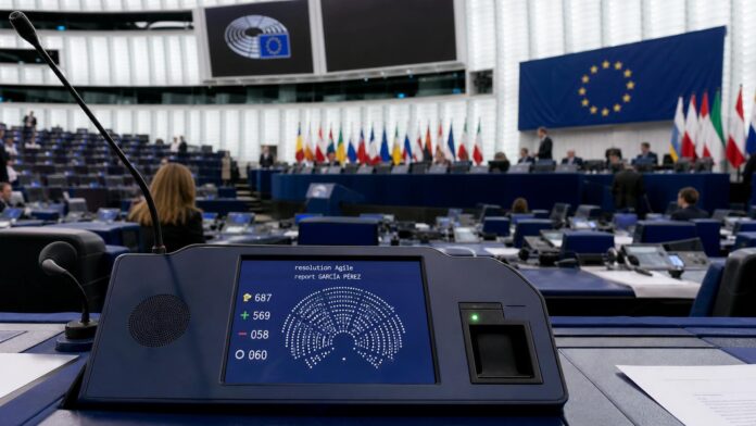 La Eurocámara aprueba Agile, un fondo de 115 millones para defensa Imagen editorial ilustrativa generada mediante inteligencia artificial sobre La Eurocámara aprueba Agile, un fondo de 115 millones para defensa