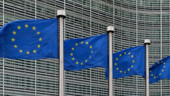 Imagen editorial ilustrativa generada mediante inteligencia artificial sobre La UE presta 1.000 millones a España para reforzar su defensa